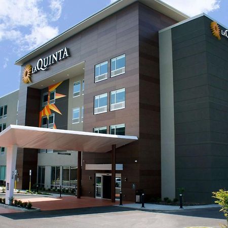 La Quinta Inn & Suites By Wyndham Manchester - Arnold Afb מראה חיצוני תמונה