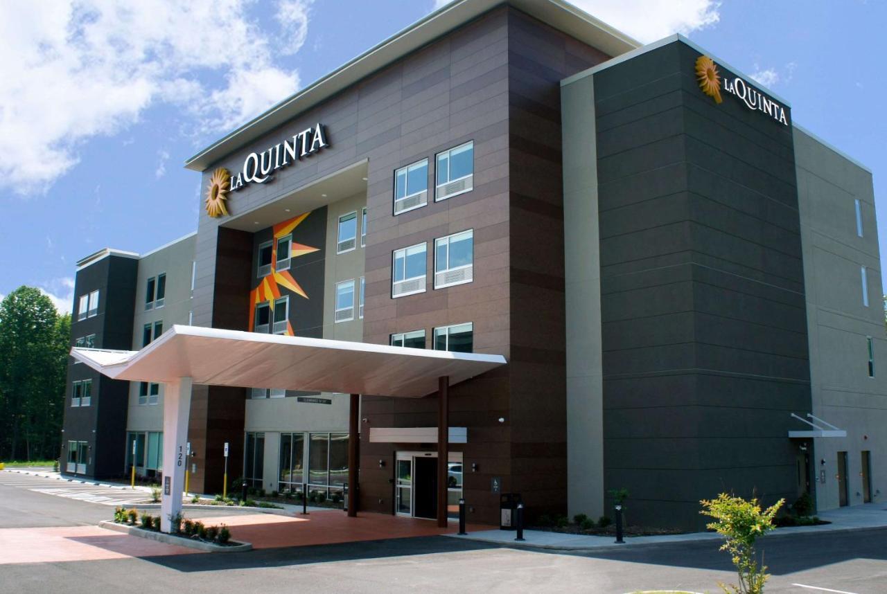 La Quinta Inn & Suites By Wyndham Manchester - Arnold Afb מראה חיצוני תמונה