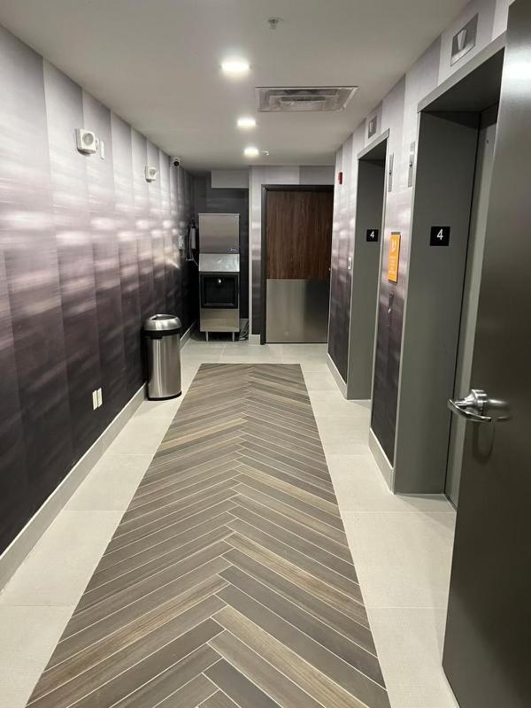 La Quinta Inn & Suites By Wyndham Manchester - Arnold Afb מראה חיצוני תמונה