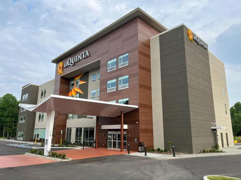 La Quinta Inn & Suites By Wyndham Manchester - Arnold Afb מראה חיצוני תמונה