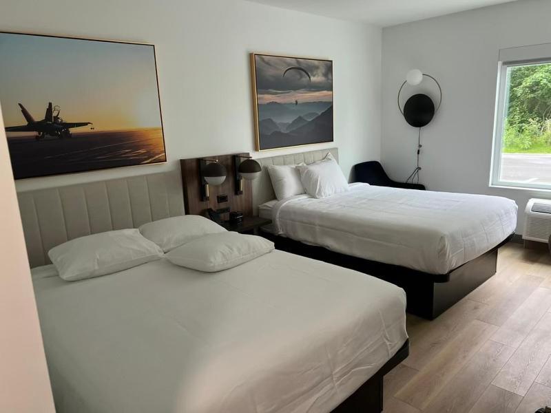La Quinta Inn & Suites By Wyndham Manchester - Arnold Afb מראה חיצוני תמונה